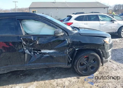 2019 Jeep Compass Altitude 4X4 z USA, uszkodzony, nr VIN 3C4NJDBB5KT840046